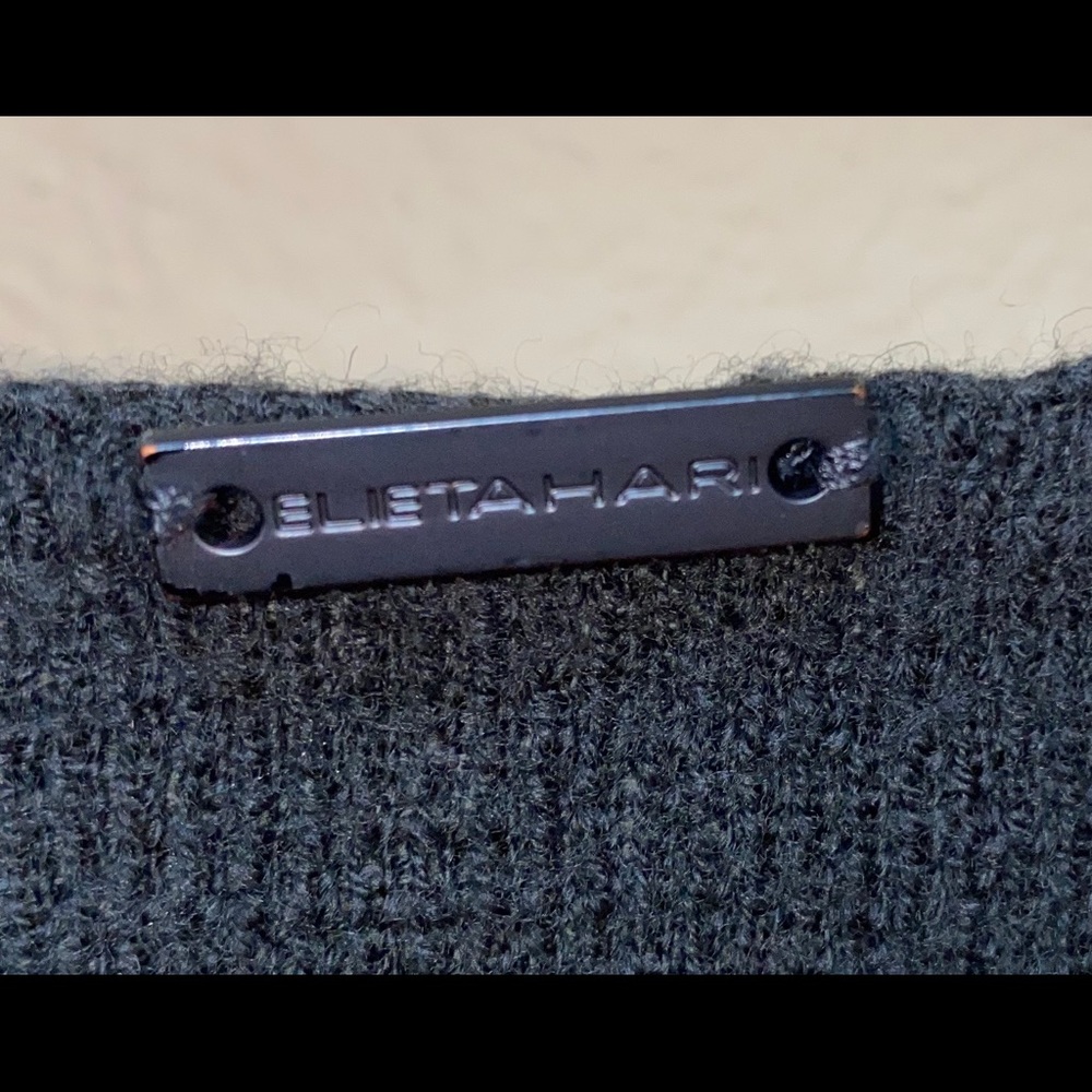 Designer sweater - Picture 2 of 3